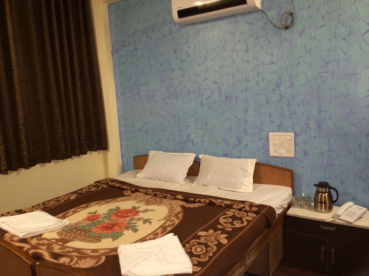 Shanti The Grand Palace Ratnagiri Exterior photo